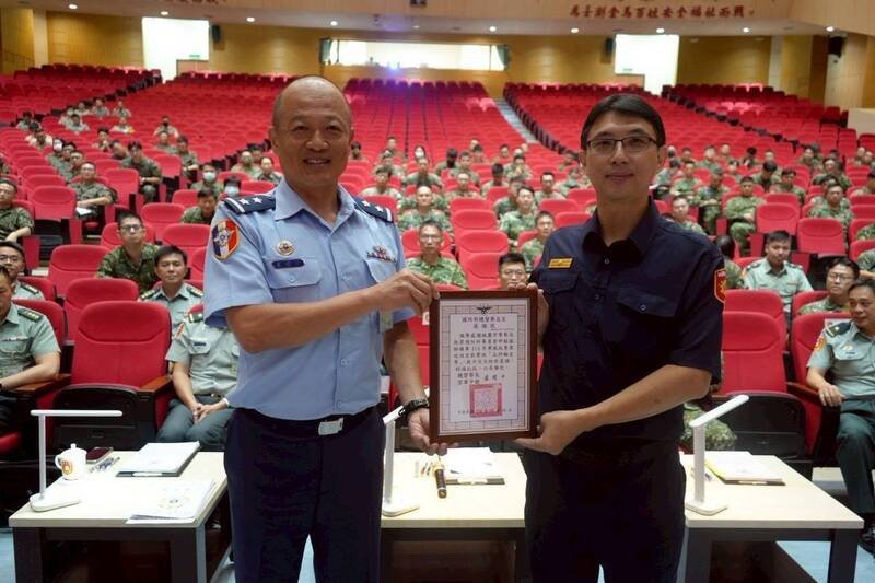 陆军专科学校举办防诈讲座提升官兵识诈能力。（桃警提供）