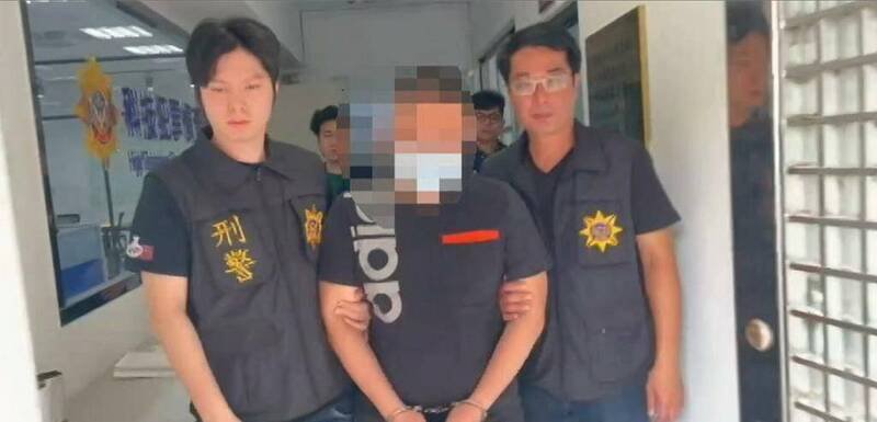 桃园梁姓国中理化老师（中）加入制毒集团，被桃园地院判刑7年9月，梁上诉，高等法院斥责梁是犯罪集团不可或缺的地位，乃共同正犯，今仍重判7年9月。（资料照，警方提供）