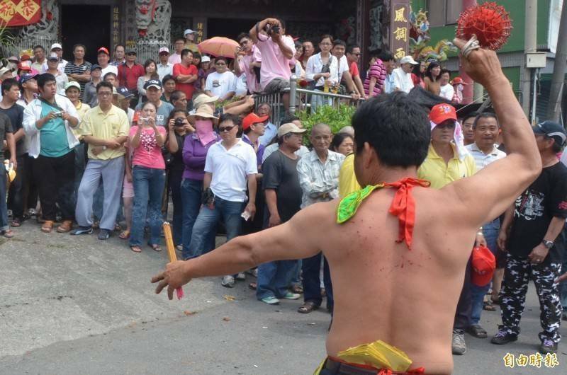 台南能元科技两名工程师窃取铜箔废料，却辩称在地下室起乩赶女鬼办法事。示意图，与新闻事件无关。（资料照）