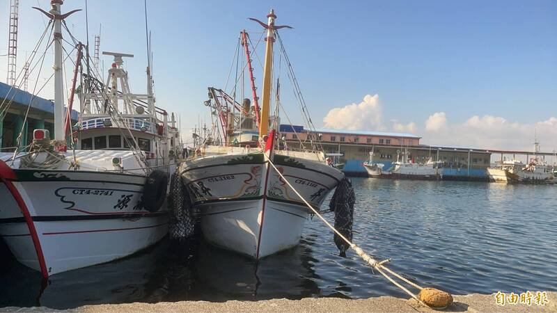 2名中国籍渔工不乖乖待在基隆市中正区八斗子渔港船上，相约跑到基隆市仁爱区购物、消费。基隆地检署将2人依涉犯两岸人民关系条例等罪嫌起诉。（记者林嘉东摄）