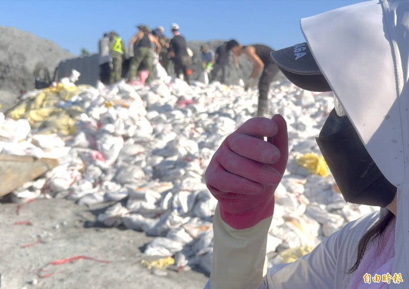 吴小姐说，第一次遇到偷拍竟然在当志工时发生。（记者刘人玮摄）