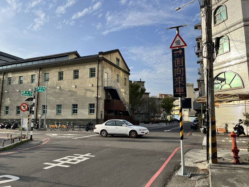 嘉市改善高风险路口，目前已执行10处号志新设与调整。（图由嘉市政府提供）