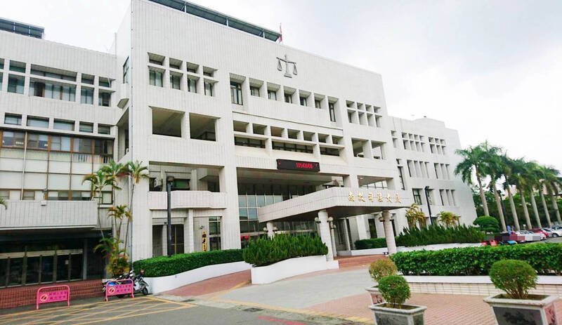 先生捐精给小婶生女，南投县6旬妇人得知后大崩溃，在各脸书社团公布小叔一家人个资，扬言杀了姪女，该妇人被南投地院以两罪名判刑。（记者陈凤丽摄）