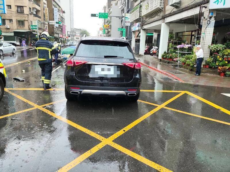 陈姓董事长开车擦撞机车骑士酿一死。（记者王冠仁翻摄）