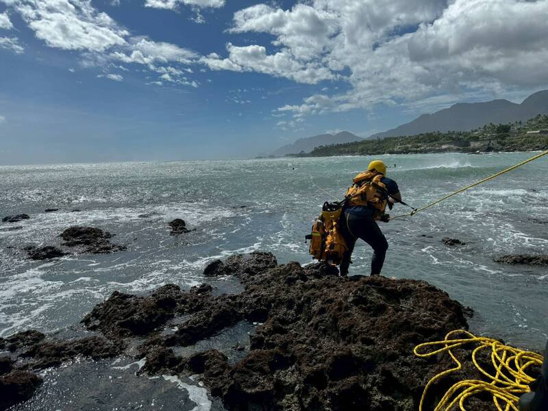 成功消防分队到场救援。（台东县消防局提供）
