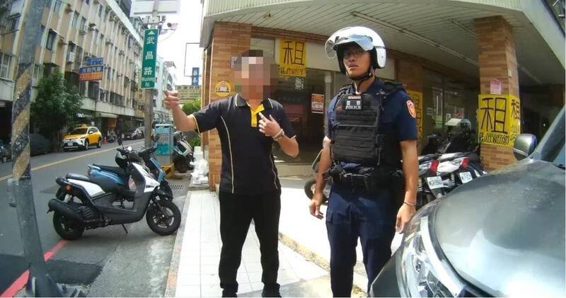 小黄运将焦急的向警方求救。（警方提供）