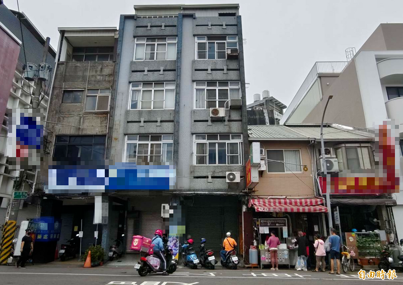 丰原五口命案透天厝人去楼空。（记者张轩哲摄）