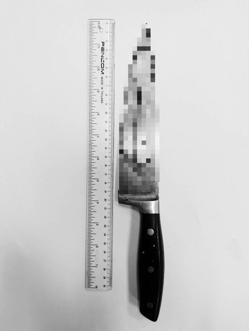 警方查扣涉案刀刃。（民众提供）