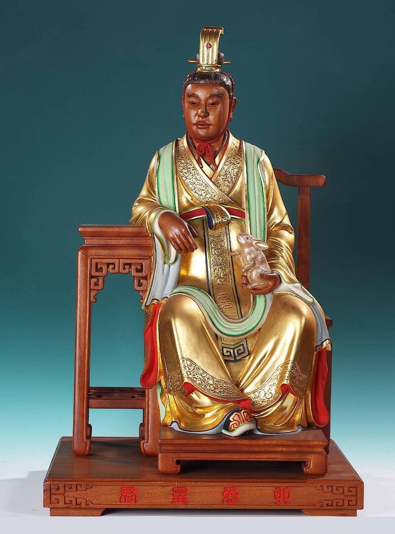 被偷走的卯兔星君是出自大师陈启村之手的雕刻作品。（九龙太子宫提供）