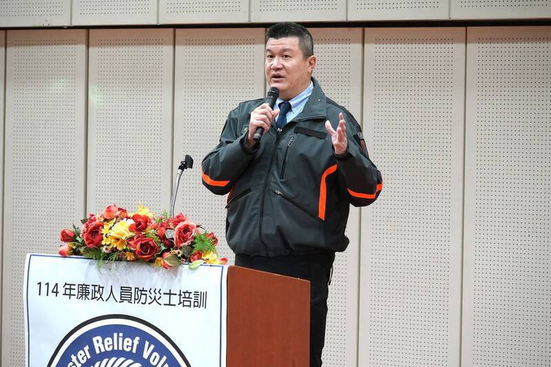 内政部次长马士元指出，防灾士培训目的在赋予民众自救与互助的能力，受训学员曾在灾害发生时将所学运用于家园的守护与救援，充分展现培训的实质效益。（消防署提供）
