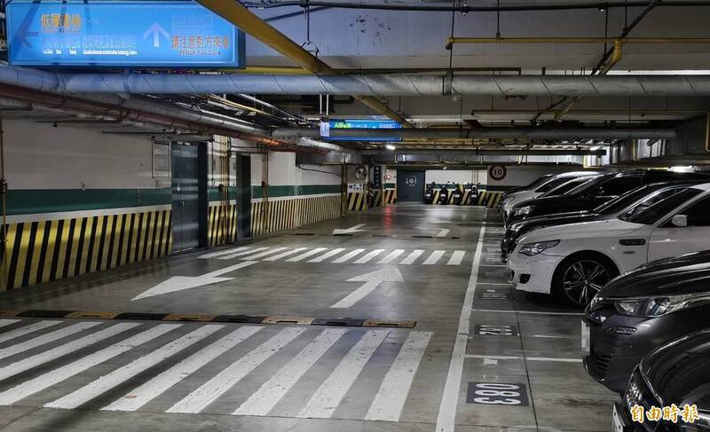 秘书处表示，会加强行政大楼停车场巡检。（记者翁聿煌摄）