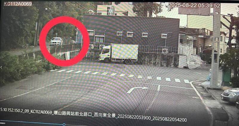 犯罪集团将汽油放置藏匿处。（民众提供）