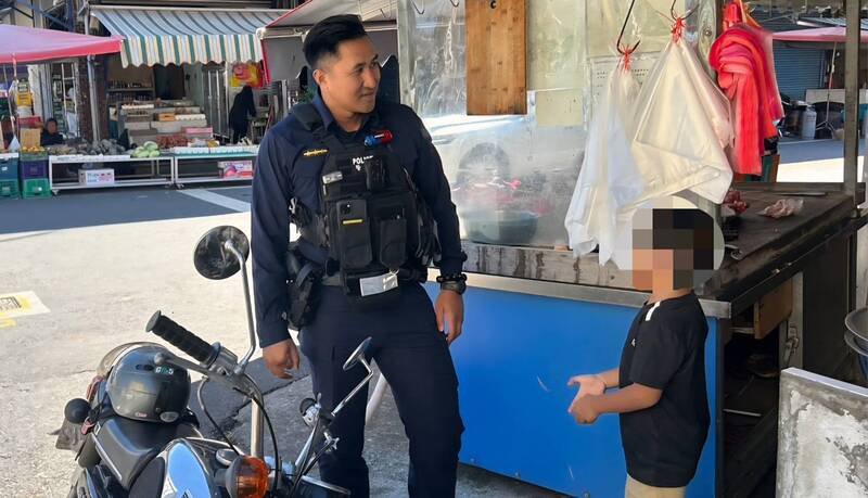 警方获报小孩「被走失」到场处理。（警方提供）