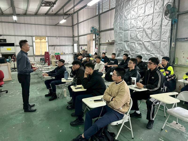 新店分局今年迎来39名新血。（记者郑景议翻摄）