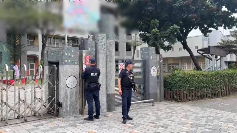 警方加强校园巡逻（屏东警分局提供）