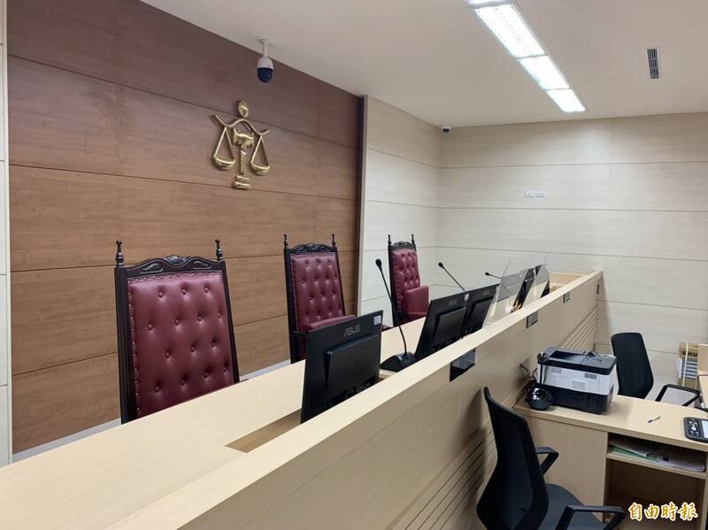 桃园市李姓男子今年3月在台北市南港区路倒，警方鉴识身分发现是法院宣告死亡的「活死人」，经北市社会局声请，桃园地院近日裁定撤销其死亡宣告。（记者余瑞仁摄）