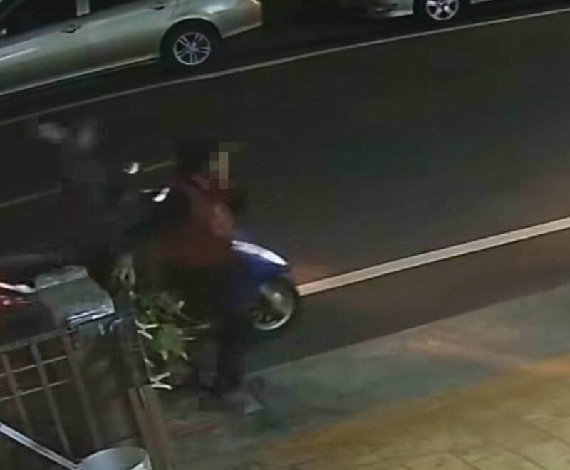 无业孙徒手暴打75岁失智嬷。（翻摄脸书伸港小镇）