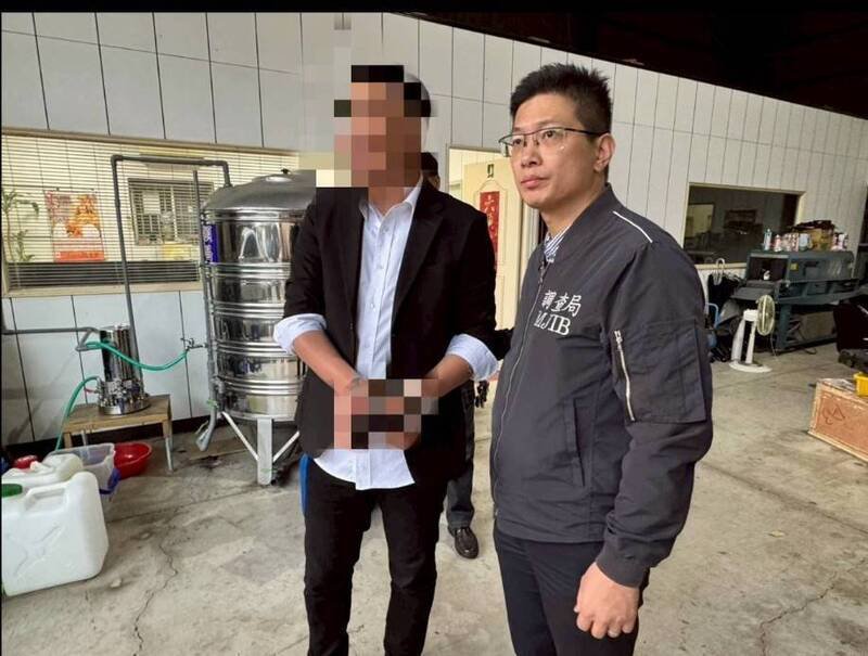 桃园游姓男子在北捷杀人案发后，竟于12月23日中午在脸书贴「我要赶进度了。人死的不够多」恐吓言论被逮送办。（调查局提供）