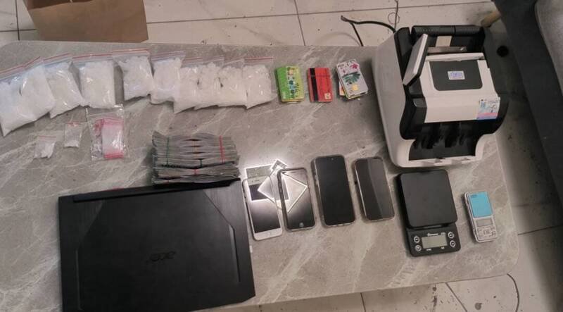 检警在诈团租屋据点里查获1公斤毒品及各项犯罪工具。（云林地检署提供）