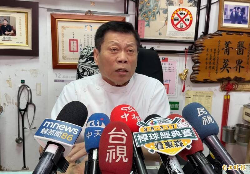 高大成指出法医高大成表示，死者被打到脂肪栓塞、肾栓塞，外伤性神经轴索损伤，已经是死路一条，是虐杀、他杀。（记者蔡淑媛摄）