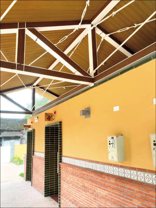 凤林慢城公园淋浴间。（纵管处提供）