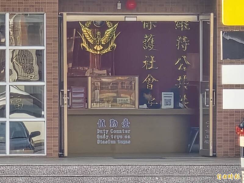 屏东警员值勤看直播遭记过。（记者叶永骞摄）