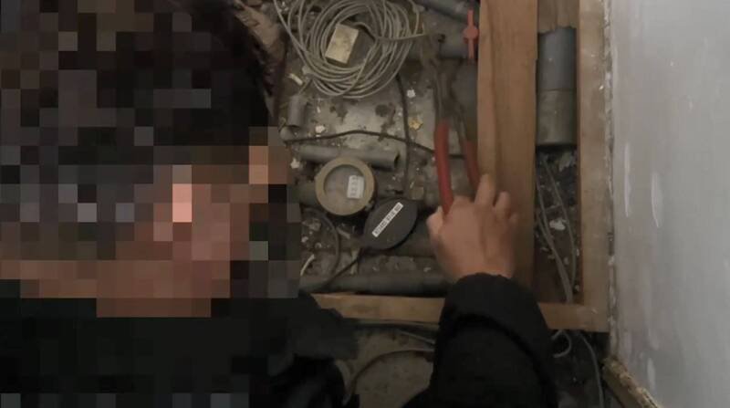 台湾自来水公司于现场执行断水作业（记者刘庆侯翻摄）