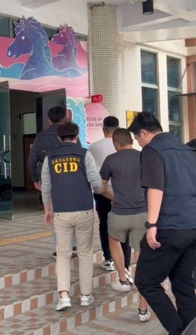 警方拘提王姓、蔡姓等主要嫌犯，依妨害秩序、伤害、侵入他人住宅等罪嫌送办。（警方提供）