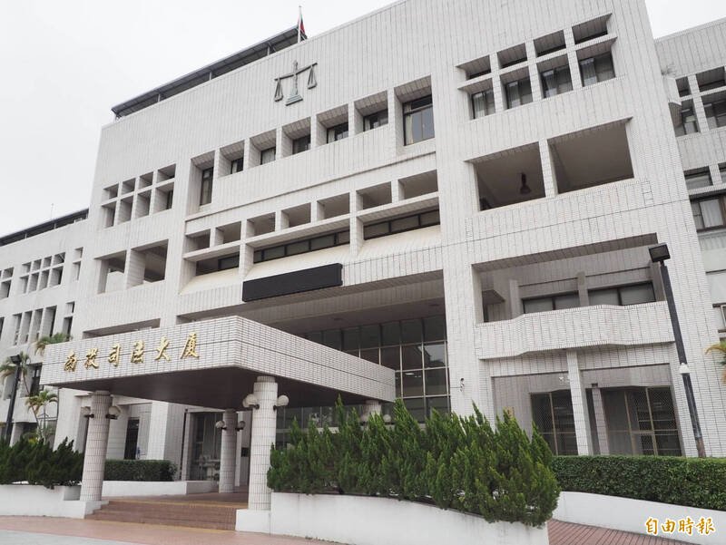 谢姓女子坐霸王车，派出所协调2天内还钱，但谢女未现身还钱遭提告，南投地院判处拘役20日。（记者陈凤丽摄）