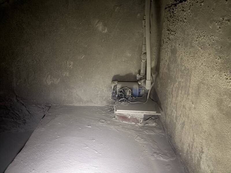 桃园市大园某幼儿园火灾，地下室抽水马达全毁。（消防局提供）