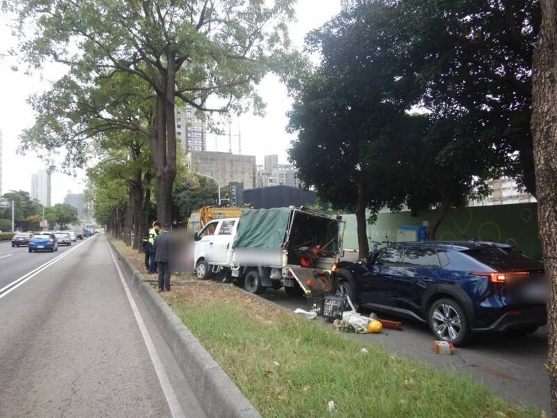 事故现场一片狼藉。（民众提供）