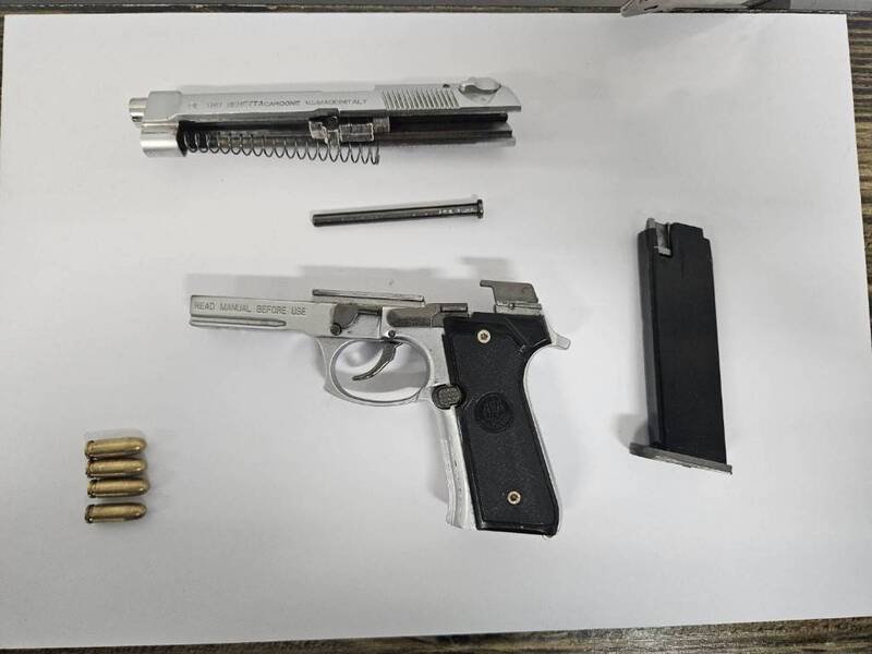 花莲52岁曾姓男子在光复灾区诓骗灾民遭警方逮捕。（警方提供）