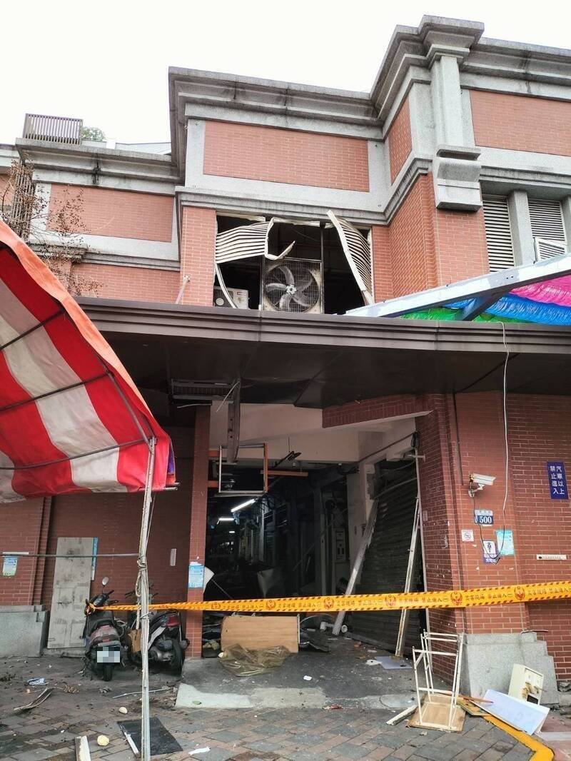 建国市场3月3日气爆，经发局向违规使用桶装瓦斯的店铺提告。（资料照，民众提供）