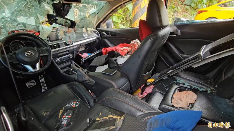 郑男不满代步车被砸，找上许姓前同事理论，反被搜出毒品。（记者吴升儒摄）