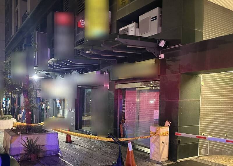 台中魏姓男子爱慕女院长求爱不成，昨晚竟到中医诊所泼洒汽油，台中地检署今晚复讯后向台中地院声请羁押禁见。（记者陈建志翻摄）