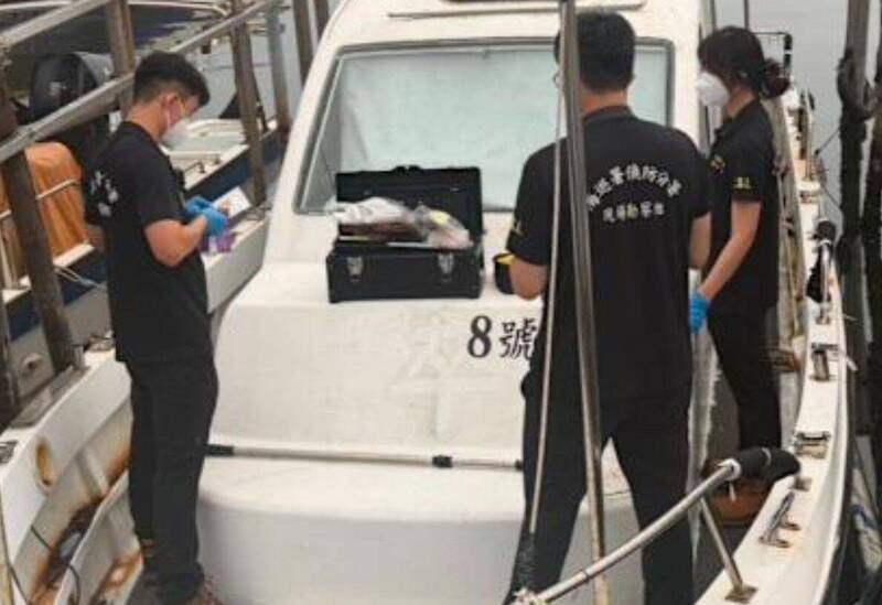 涉嫌载运游光德海钓船随案查扣。（桃园地检署提供）