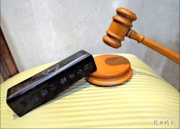 董姓女子申办手机门号供犯罪集团作为网路注册、认证帐号用途，被依帮助非法利用个资罪判刑3月。（资料照）