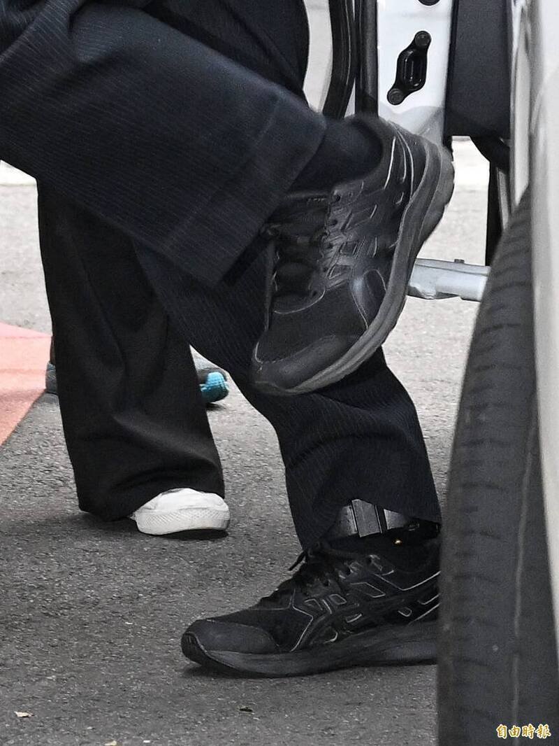 电子脚环在讯号回传、人工确认及定位更新等流程上，存在时间落差与监控断点。（资料照）