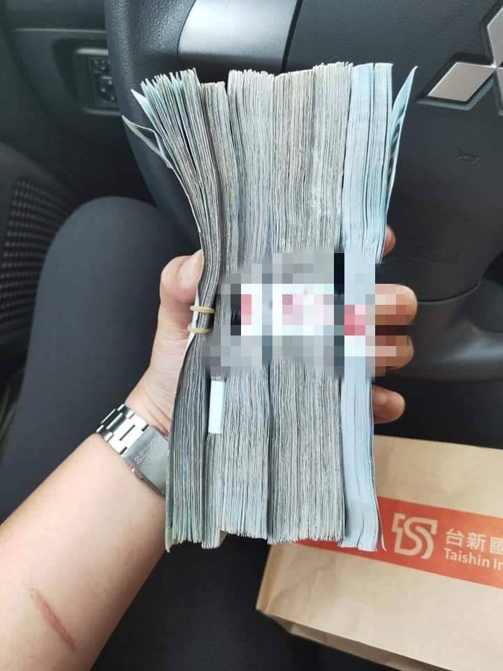 少年车手收2公斤黄金上缴领5万被查获，母亲连带判赔520万元。（资料照）