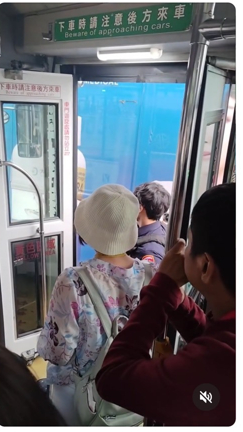 乘客愤而PO网。（记者吴仁捷翻摄）