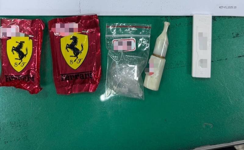 警方在查获毒品。（民众提供）