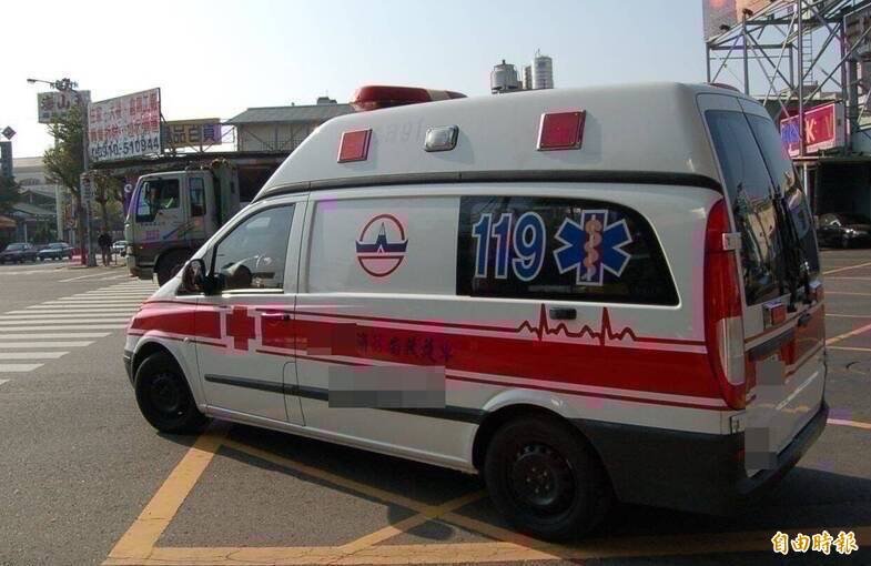 中市西屯区台湾大道某栋大楼，今天下午惊传坠落意外，救护车赶抵现场时，男子已明显死亡未送医。（资料照）