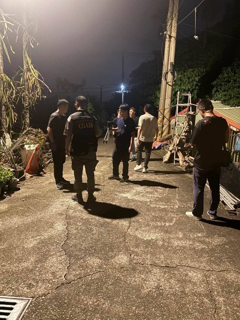彰化查缉队长期追踪山老鼠，有盗木前科男子拥枪被逮。（民众提供）